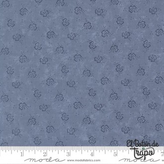 Tela Bluebird’s Nest – Azul suave con tréboles en azul oscuro de Kansas Troubles 2